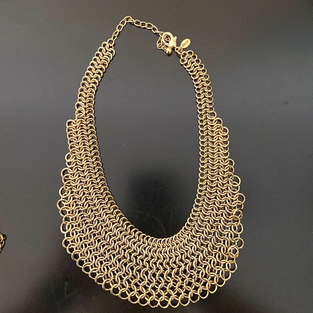Gold link necklace